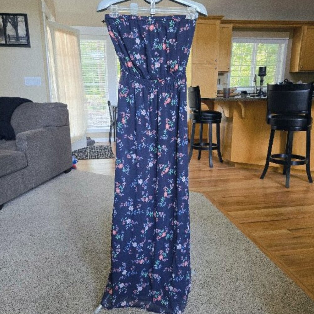 Hollister floral print sz Jr Large floral print maxi dress